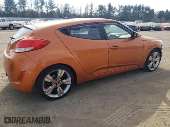 ✅ 2013 Hyundai Veloster RE:MIX • VIN: KMHTC6AD6DU156272 • Лот: 48770025. Размещён на Copart с пробегом 101 729 миль миль. Получите бесплатный доступ к архиву аукционных продаж из США и посмотрите подробный отчёт об истории автомобиля на DreamBid. Изображение 3.