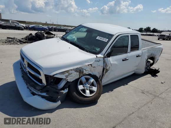 2024 Ram 1500 SLT z VIN 1C6RR6GG0RS127830, wystawiony jako Copart lot #81643515 z przebiegiem 38 466 mil mil oraz Nie do naprawy • Non repairable. Historia ofert i sprzedaży dostępna na DreamBid. Obrazek 1.