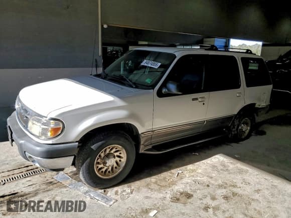 ✅ 2001 Ford Explorer XLT • VIN: 1FMZU73E51ZA58075 • Лот: 94874955. Опубликован ранее на Copart с пробегом 180 817 миль. Бесплатный доступ к архиву аукционных продаж из США и подробный отчёт об истории автомобиля на DreamBid. Изображение 1.