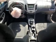 ✅ 2016 Chevrolet Cruze L • VIN: 1G1BA5SM2G7301950 • Лот: 66866075. Опубликован ранее на Copart с пробегом 122 043 миль. Бесплатный доступ к архиву аукционных продаж из США и подробный отчёт об истории автомобиля на DreamBid. Изображение 8.