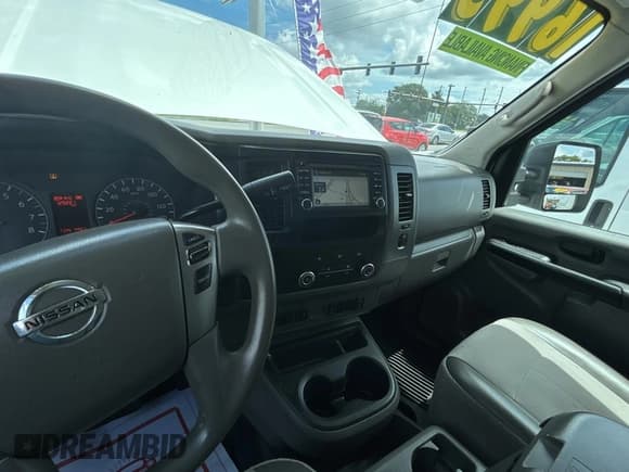 ✅ 2021 Nissan NV Cargo SL • VIN: 1N6AF0KY4MN808962 • Lot: 80459025. Wystawiony na Copart z przebiegiem 129 221 mil. Bezpłatny archiwum sprzedaży aukcyjnych z USA i szczegółowy raport historii pojazdu na DreamBid. Zdjęcie 9.