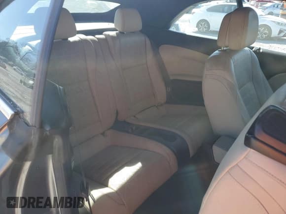 ✅ 2018 Buick Cascada Premium • VIN: W04WH3N57JG072454 • Лот: 92496195. Опубликован ранее на Copart с пробегом 98 570 миль. Бесплатный доступ к архиву аукционных продаж из США и подробный отчёт об истории автомобиля на DreamBid. Изображение 10.