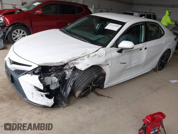 2020 Toyota Camry SE with VIN 4T1G11AK8LU326509, listed as a IAAI auction lot 42754708 with 94,455 mi miles and . Bid and sale history available at DreamBid. Image 2.