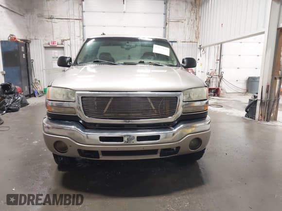 ✅ 2003 Chevrolet Silverado 2500HD LS • VIN: 1GCHK29G43E157174 • Lot: 41839189. Wystawiony na IAAI z przebiegiem 179 860 mil. Bezpłatny archiwum sprzedaży aukcyjnych z USA i szczegółowy raport historii pojazdu na DreamBid. Zdjęcie 12.
