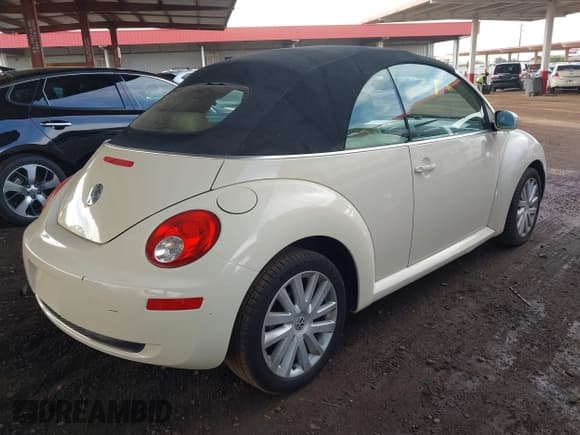 ✅ 2008 Volkswagen Beetle SE • VIN: 3VWRG31Y58M420724 • Lot: 43693883. Listed on IAAI with 149,576 mi. Free auction sales archive from the USA and detailed vehicle history report at DreamBid. Image 4.