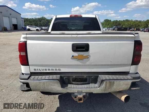 ✅ 2018 Chevrolet Silverado 2500HD Work Truck • VIN: 1GC1CUEY0JF100762 • Lot: 71463255. Wystawiony na Copart z przebiegiem 191 286 mil. Bezpłatny archiwum sprzedaży aukcyjnych z USA i szczegółowy raport historii pojazdu na DreamBid. Zdjęcie 6.
