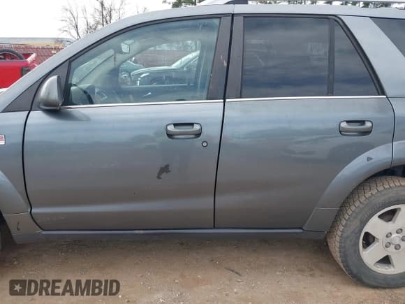 ✅ 2006 Saturn VUE • VIN: 5GZCZ534X6S863334 • Lot: 41691652. Wystawiony na IAAI z przebiegiem 148 431 mil. Bezpłatny archiwum sprzedaży aukcyjnych z USA i szczegółowy raport historii pojazdu na DreamBid. Zdjęcie 6.