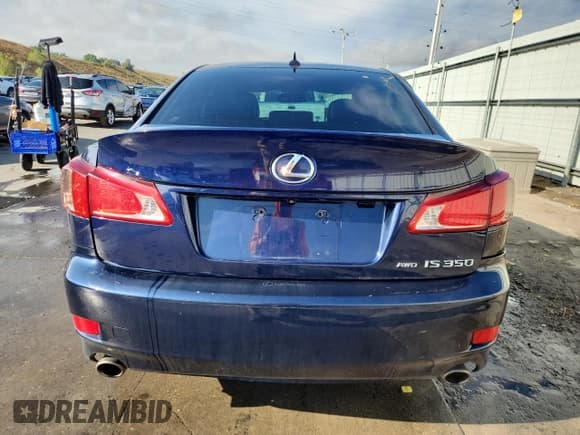 ✅ 2011 Lexus IS 350 • VIN: JTHCE5C20B5001467 • Lot: 70421745. Wystawiony na Copart z przebiegiem 122 847 mil. Bezpłatny archiwum sprzedaży aukcyjnych z USA i szczegółowy raport historii pojazdu na DreamBid. Zdjęcie 6.