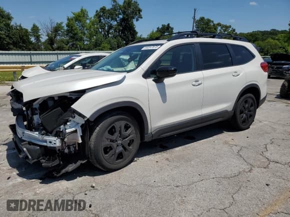 ✅ 2024 Subaru Ascent Onyx • VIN: 4S4WMAHD7R3408000 • Lot: 63247875. Listed on Copart with 17,485 mi. Free auction sales archive from the USA and detailed vehicle history report at DreamBid. Image 1.