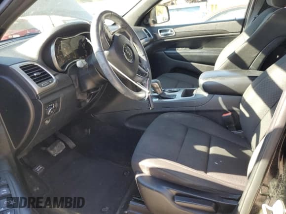 ✅ 2018 Jeep Grand Cherokee Laredo E • VIN: 1C4RJFAGXJC195642 • Lot: 89558365. Listed on Copart with 118,902 mi. Free auction sales archive from the USA and detailed vehicle history report at DreamBid. Image 7.