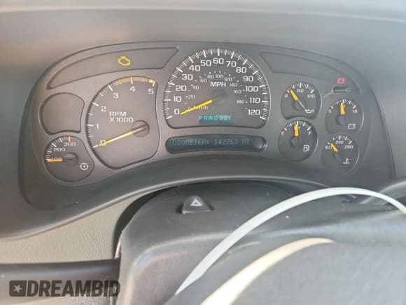 ✅ 2005 Chevrolet Silverado 2500HD LS • VIN: 1GCHK23235F829056 • Lot: 91419425. Wystawiony na Copart z przebiegiem 142 763 mil. Bezpłatny archiwum sprzedaży aukcyjnych z USA i szczegółowy raport historii pojazdu na DreamBid. Zdjęcie 9.