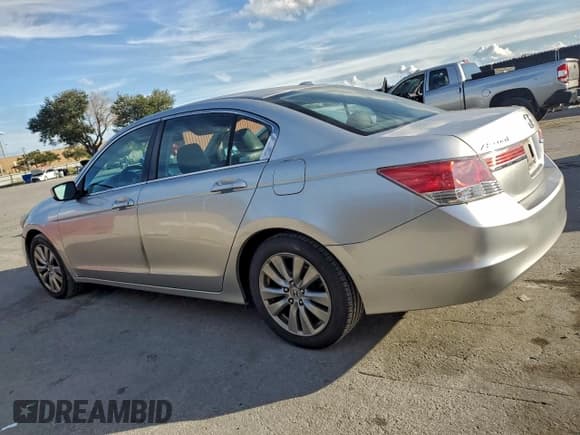 ✅ 2012 Honda Accord EX-L • VIN: 1HGCP2F89CA161450 • Lot: 94689205. Wystawiony na Copart z przebiegiem 200 682 mil. Bezpłatny archiwum sprzedaży aukcyjnych z USA i szczegółowy raport historii pojazdu na DreamBid. Zdjęcie 2.