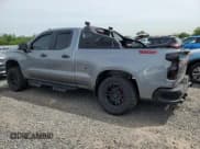 ✅ 2020 Chevrolet Silverado 1500 Custom Trail Boss • VIN: 1GCRYCEF1LZ288108 • Lot: 57426385. Wystawiony na Copart z przebiegiem 56 230 mil. Bezpłatny archiwum sprzedaży aukcyjnych z USA i szczegółowy raport historii pojazdu na DreamBid. Zdjęcie 2.