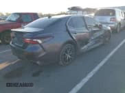 ✅ 2022 Toyota Camry SE • VIN: 4T1G11AK8NU645900 • Lot: 41136970. Wystawiony na IAAI z przebiegiem 45 739 mil. Bezpłatny archiwum sprzedaży aukcyjnych z USA i szczegółowy raport historii pojazdu na DreamBid. Zdjęcie 4.