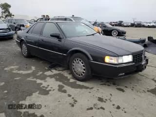 ✅ 1994 Cadillac Seville Touring STS • VIN: 1G6KY5295RU826037 • Lot: 85113144. Wystawiony na Copart z przebiegiem 132 553 mil. Bezpłatny archiwum sprzedaży aukcyjnych z USA i szczegółowy raport historii pojazdu na DreamBid. Zdjęcie 4.