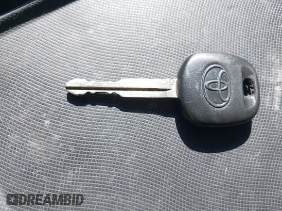 ✅ 2012 Toyota Sienna SE • VIN: 5TDXK3DCXCS233593 • Lot: 41959611. Listed on IAAI with 85,558 mi. Free auction sales archive from the USA and detailed vehicle history report at DreamBid. Image 11.