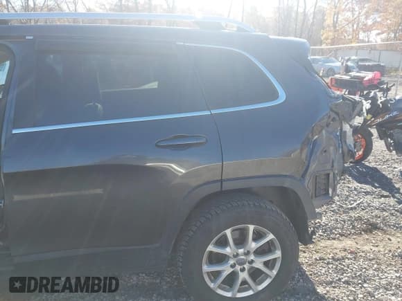 ✅ 2017 Jeep Cherokee Latitude • VIN: 1C4PJMCS7HW631482 • Лот: 43510988. Опубликован ранее на IAAI с пробегом 51 377 миль. Бесплатный доступ к архиву аукционных продаж из США и подробный отчёт об истории автомобиля на DreamBid. Изображение 6.
