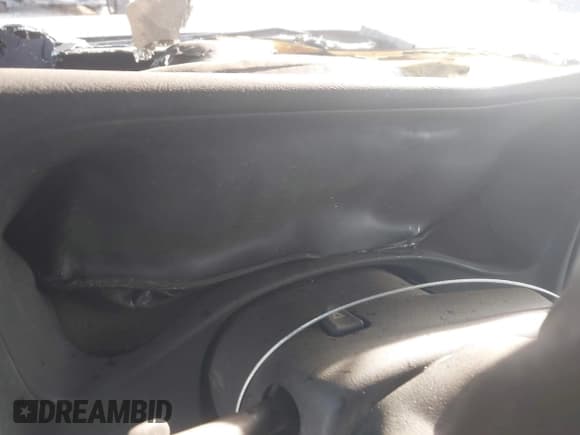 ✅ 2007 Chevrolet Silverado 2500HD Work Truck • VIN: 1GBHC24U47E174075 • Lot: 42147659. Wystawiony na IAAI z przebiegiem Nie podano. Bezpłatny archiwum sprzedaży aukcyjnych z USA i szczegółowy raport historii pojazdu na DreamBid. Zdjęcie 7.