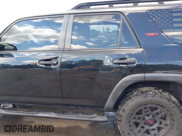✅ 2011 Toyota 4Runner SR5 • VIN: JTEBU5JR8B5044420 • Lot: 43136589. Listed on IAAI with 192,672 mi. Free auction sales archive from the USA and detailed vehicle history report at DreamBid. Image 14.