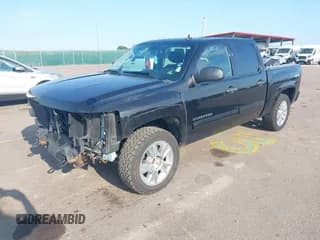 ✅ 2013 Chevrolet Silverado 1500 LT • VIN: 3GCPKSE70DG182214 • Lot: 43087741. Wystawiony na IAAI z przebiegiem 204 953 mil. Bezpłatny archiwum sprzedaży aukcyjnych z USA i szczegółowy raport historii pojazdu na DreamBid. Zdjęcie 2.