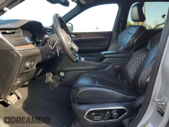 2021 Jeep Grand Cherokee Summit Reserve with VIN 1C4RJKEG5M8105744, listed as a Copart auction lot 84206945 with 83,926 mi miles and Salvage title. Bid and sale history available at DreamBid. Image 7.