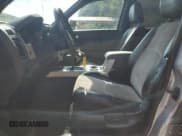 ✅ 2008 Mercury Mariner Premier • VIN: 4M2CU87138KJ47972 • Lot: 70553645. Wystawiony na Copart z przebiegiem 231 269 mil. Bezpłatny archiwum sprzedaży aukcyjnych z USA i szczegółowy raport historii pojazdu na DreamBid. Zdjęcie 7.