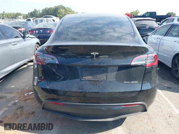 ✅ 2025 Tesla Model Y Long Range • VIN: 7SAYGDEE2SA356478 • Lot: 43246259. Wystawiony na IAAI z przebiegiem 9 212 mil. Bezpłatny archiwum sprzedaży aukcyjnych z USA i szczegółowy raport historii pojazdu na DreamBid. Zdjęcie 15.