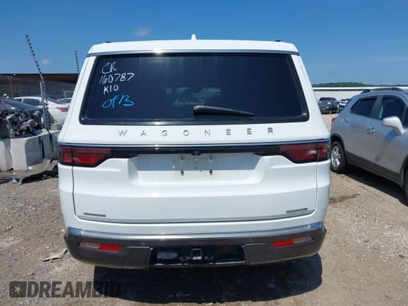 ✅ 2022 Jeep Wagoneer Series III • VIN: 1C4SJVDTXNS143606 • Lot: 42736477. Listed on IAAI with Not provided. Free auction sales archive from the USA and detailed vehicle history report at DreamBid. Image 17.