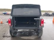 ✅ 2021 Ford Bronco • VIN: 1FMDE5BH4MLA77019 • Lot: 41479056. Wystawiony na IAAI z przebiegiem 30 484 mil. Bezpłatny archiwum sprzedaży aukcyjnych z USA i szczegółowy raport historii pojazdu na DreamBid. Zdjęcie 17.