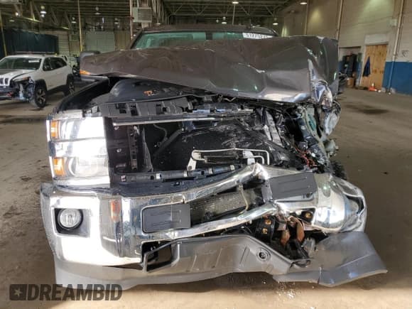 ✅ 2015 Chevrolet Silverado 2500HD LT • VIN: 1GC1KVE81FF527397 • Lot: 51275275. Listed on Copart with 203,323 mi. Free auction sales archive from the USA and detailed vehicle history report at DreamBid. Image 5.