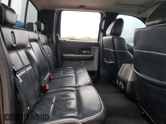 ✅ 2008 Lincoln Mark LT • VIN: 5LTPW18528FJ04949 • Lot: 89189885. Wystawiony na Copart z przebiegiem 160 970 mil. Bezpłatny archiwum sprzedaży aukcyjnych z USA i szczegółowy raport historii pojazdu na DreamBid. Zdjęcie 11.