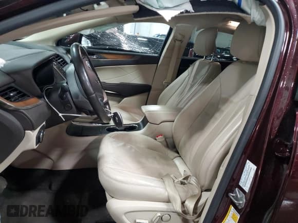 ✅ 2017 Lincoln MKC Select • VIN: 5LMCJ2D96HUL33573 • Лот: 92383665. Опубликован ранее на Copart с пробегом 85 063 миль. Бесплатный доступ к архиву аукционных продаж из США и подробный отчёт об истории автомобиля на DreamBid. Изображение 7.