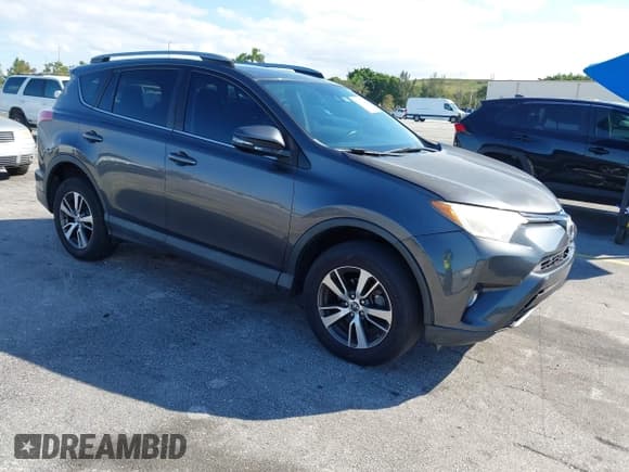 ✅ 2018 Toyota RAV4 XLE • VIN: 2T3WFREVXJW412618 • Lot: 43696429. Listed on IAAI with 134,394 mi. Free auction sales archive from the USA and detailed vehicle history report at DreamBid. Image 1.