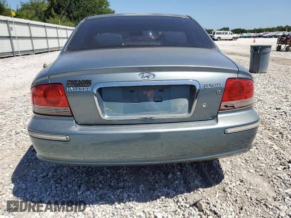 ✅ 2004 Hyundai Sonata GLS • VIN: KMHWF35HX4A990563 • Lot: 66352115. Listed on Copart with 201,382 mi. Free auction sales archive from the USA and detailed vehicle history report at DreamBid. Image 6.