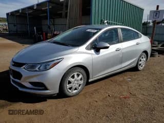 ✅ 2018 Chevrolet Cruze LS • VIN: 1G1BB5SM6J7139938 • Lot: 81884995. Listed on Copart with 40,183 mi. Free auction sales archive from the USA and detailed vehicle history report at DreamBid. Image 1.