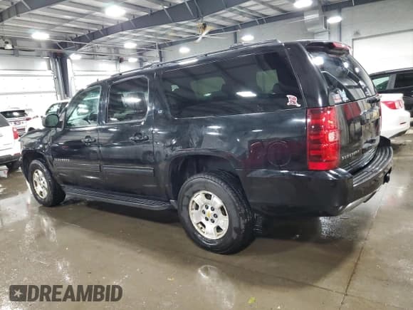 ✅ 2010 Chevrolet Suburban LT • VIN: 1GNUKJE3XAR186011 • Lot: 92259925. Listed on Copart with 234,842 mi. Free auction sales archive from the USA and detailed vehicle history report at DreamBid. Image 2.