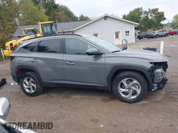 2024 Hyundai Tucson SEL z VIN 5NMJBCDE7RH338594, wystawiony jako IAAI lot #43514861 z przebiegiem 26 078 mil mil oraz . Historia ofert i sprzedaży dostępna na DreamBid. Obrazek 14.