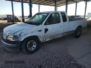 ✅ 1999 Ford F-250 • VIN: 1FTRX27L4XKA94798 • Lot: 78477414. Wystawiony na Copart z przebiegiem Nie podano. Bezpłatny archiwum sprzedaży aukcyjnych z USA i szczegółowy raport historii pojazdu na DreamBid. Zdjęcie 1.