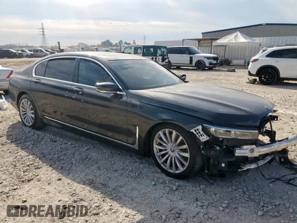 ✅ 2021 BMW 7 Series 740i • VIN: WBA7T2C0XMCF20207 • Lot: 84243415. Wystawiony na Copart z przebiegiem Nie podano. Bezpłatny archiwum sprzedaży aukcyjnych z USA i szczegółowy raport historii pojazdu na DreamBid. Zdjęcie 4.