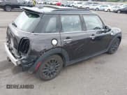 ✅ 2015 MINI Hardtop 4 Door S • VIN: WMWXU3C50F2B66317 • Lot: 43038658. Wystawiony na IAAI z przebiegiem 61 128 mil. Bezpłatny archiwum sprzedaży aukcyjnych z USA i szczegółowy raport historii pojazdu na DreamBid. Zdjęcie 4.