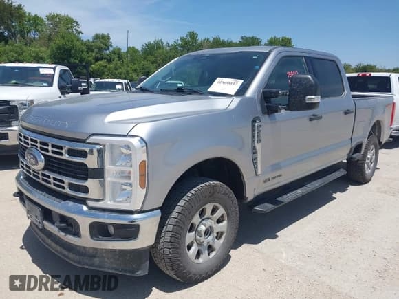 ✅ 2024 Ford F-250 XL • VIN: 1FT7W2BT8REC68438 • Lot: 42860037. Listed on IAAI with 81,882 mi. Free auction sales archive from the USA and detailed vehicle history report at DreamBid. Image 2.