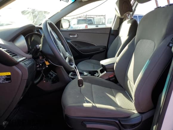 ✅ 2018 Hyundai Santa Fe 2.4L • VIN: 5NMZT3LB3JH070610 • Лот: 40257714. Опубликован ранее на Copart с пробегом 130 044 миль. Бесплатный доступ к архиву аукционных продаж из США и подробный отчёт об истории автомобиля на DreamBid. Изображение 7.