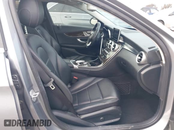 ✅ 2015 Mercedes-Benz C 300 Luxury • VIN: 55SWF4KB4FU017617 • Lot: 42131499. Listed on IAAI with 139,653 mi. Free auction sales archive from the USA and detailed vehicle history report at DreamBid. Image 5.