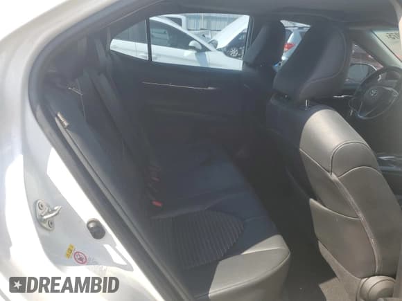 ✅ 2018 Toyota Camry SE • VIN: 4T1B11HK0JU534932 • Lot: 67406075. Wystawiony na Copart z przebiegiem 182 065 mil. Bezpłatny archiwum sprzedaży aukcyjnych z USA i szczegółowy raport historii pojazdu na DreamBid. Zdjęcie 10.