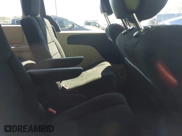 ✅ 2011 Dodge Grand Caravan Express • VIN: 2D4RN4DG5BR769032 • Lot: 43463480. Wystawiony na IAAI z przebiegiem 113 812 mil. Bezpłatny archiwum sprzedaży aukcyjnych z USA i szczegółowy raport historii pojazdu na DreamBid. Zdjęcie 8.