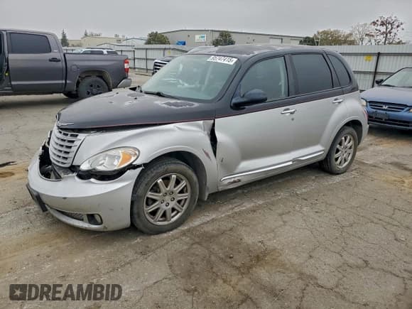 ✅ 2010 Chrysler PT Cruiser • VIN: 3A4GY5F91AT209613 • Lot: 95747415. Wystawiony na Copart z przebiegiem 108 644 mil. Bezpłatny archiwum sprzedaży aukcyjnych z USA i szczegółowy raport historii pojazdu na DreamBid. Zdjęcie 1.