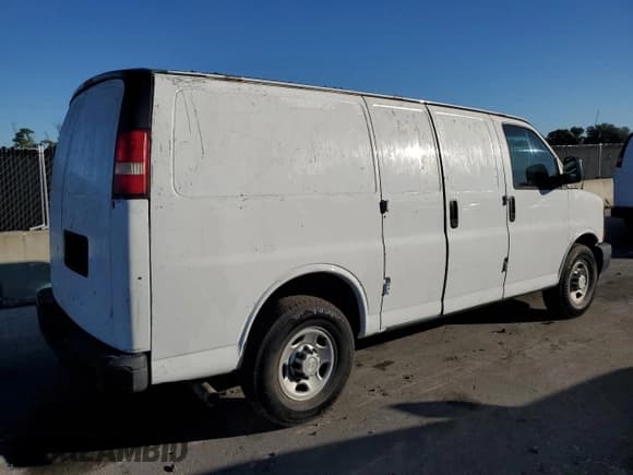 ✅ 2017 Chevrolet Express Cargo • VIN: 1GCWGAFF7H1106751 • Lot: 93034535. Wystawiony na Copart z przebiegiem 179 863 mil. Bezpłatny archiwum sprzedaży aukcyjnych z USA i szczegółowy raport historii pojazdu na DreamBid. Zdjęcie 3.