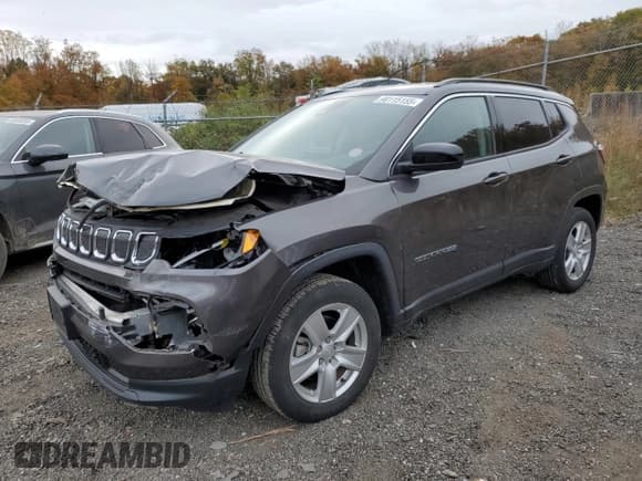 ✅ 2022 Jeep Compass Latitude • VIN: 3C4NJDBB6NT208242 • Лот: 90115155. Опубликован ранее на Copart с пробегом 26 483 миль. Бесплатный доступ к архиву аукционных продаж из США и подробный отчёт об истории автомобиля на DreamBid. Изображение 1.