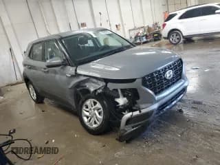 ✅ 2023 Hyundai Venue SE • VIN: KMHRB8A36PU227524 • Lot: 78939754. Wystawiony na Copart z przebiegiem 13 522 mil. Bezpłatny archiwum sprzedaży aukcyjnych z USA i szczegółowy raport historii pojazdu na DreamBid. Zdjęcie 4.