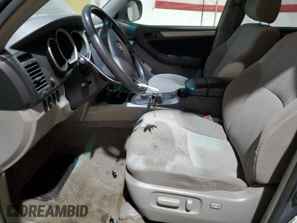 ✅ 2007 Toyota 4Runner SR5 • VIN: JTEBT14R670066427 • Lot: 58579205. Wystawiony na Copart z przebiegiem 189 983 mil. Bezpłatny archiwum sprzedaży aukcyjnych z USA i szczegółowy raport historii pojazdu na DreamBid. Zdjęcie 7.